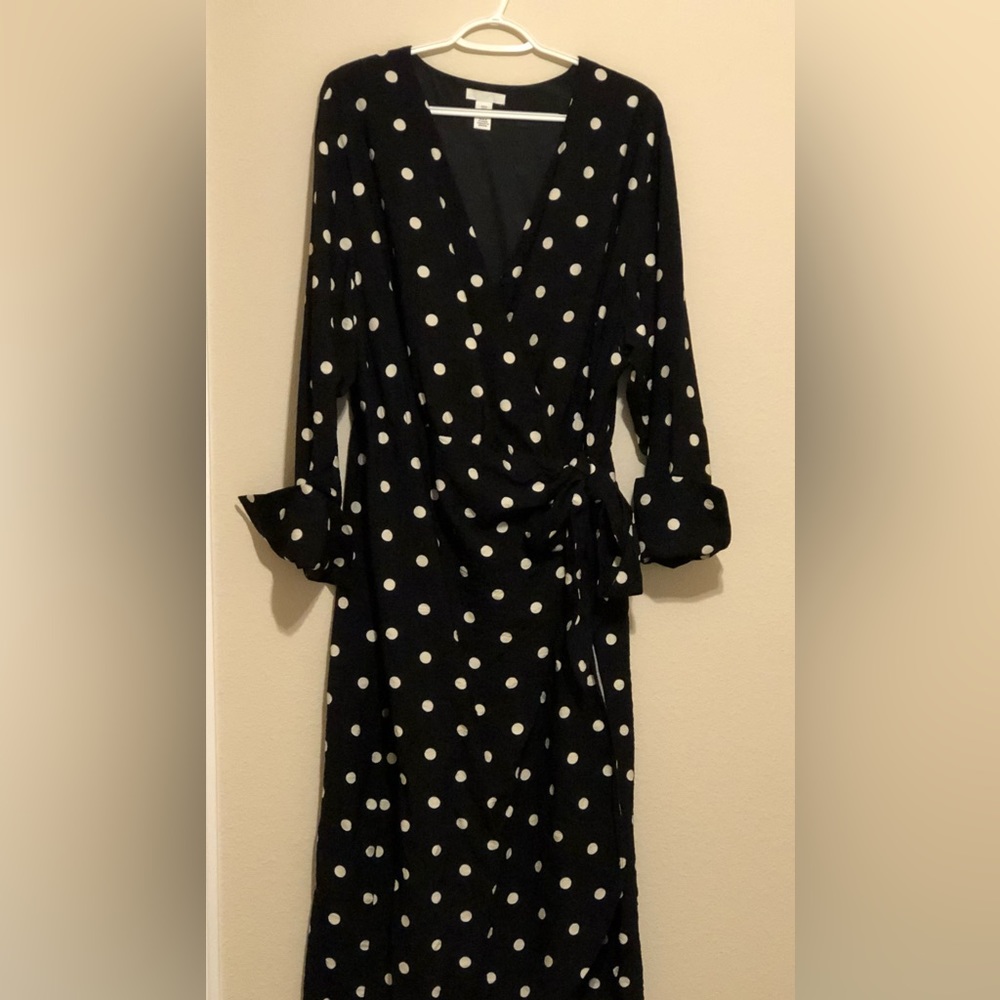 H&M  Polka-dot Tie-wrap dress